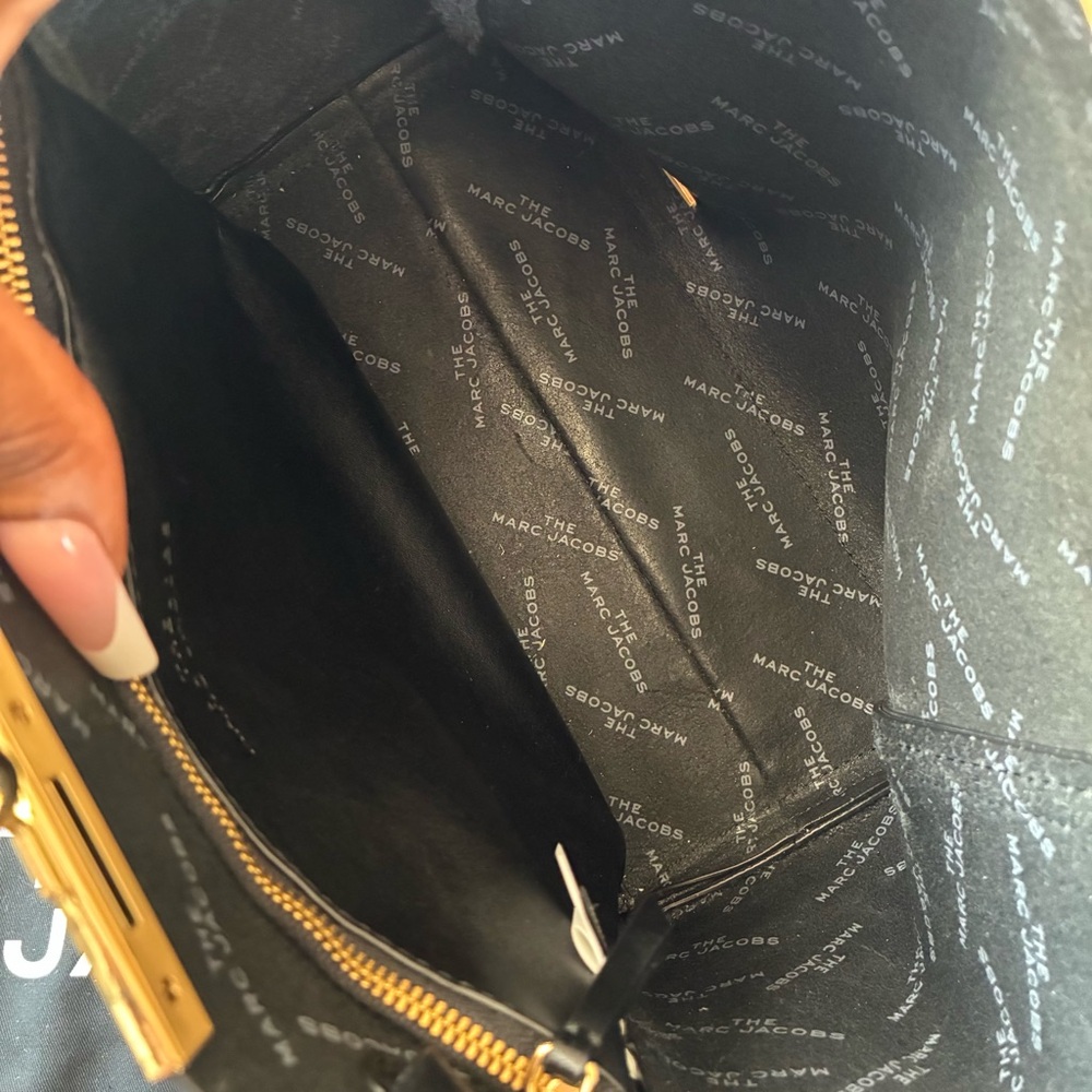 MARC JACOBS The Kiss Lock Mini Leather Tote - Picture 8 of 14